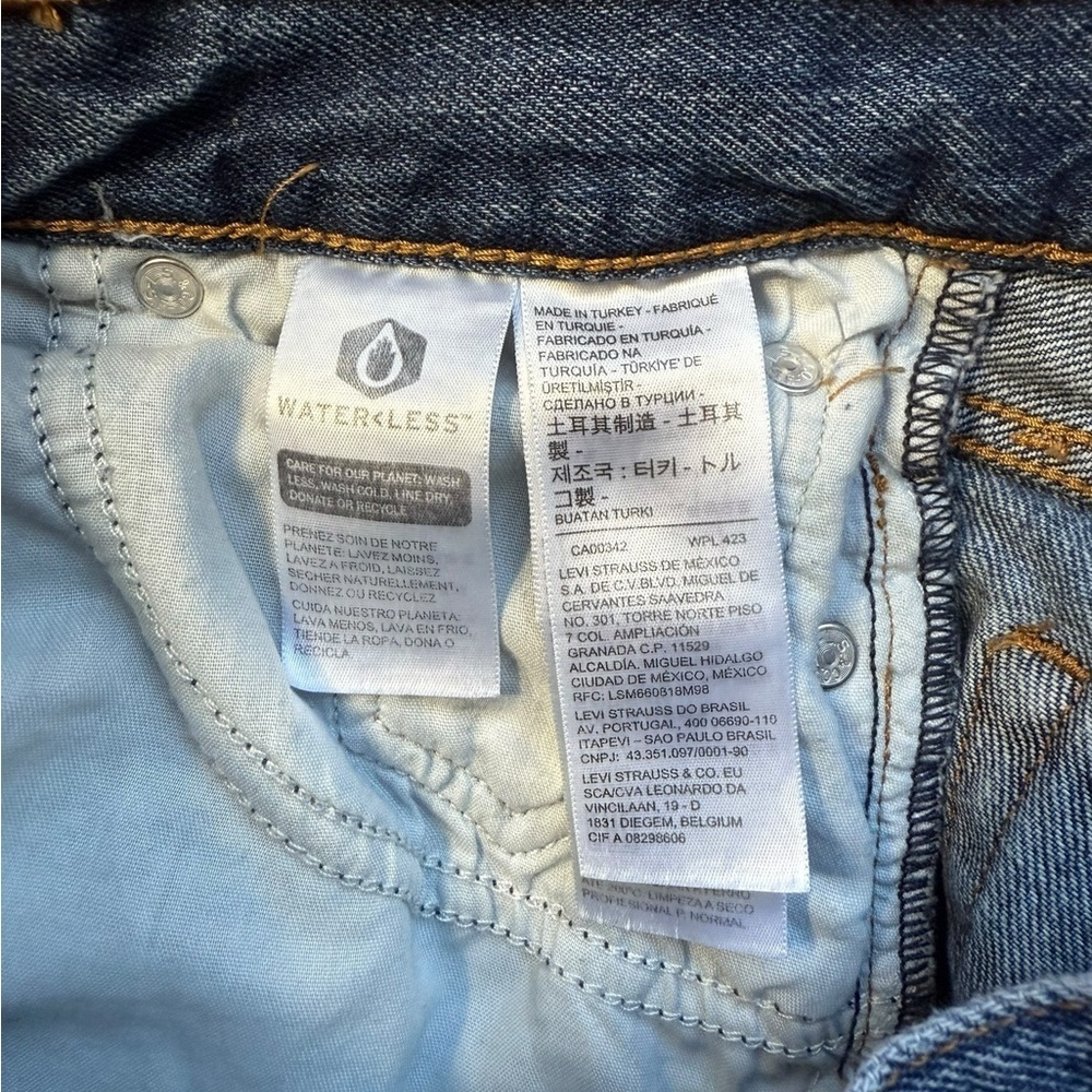 Levi's Premium Denim Wedgie Straight Size 26 Medium Wash Distressed Great Cond! - Picture 5 of 5